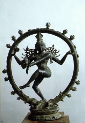 Cola. Bronzo raffigurante Siva Nataraja.De Agostini Picture Library / A. Tessore