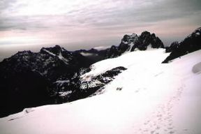 Uganda. La sommitÃ  innevata del massiccio del Ruwenzori.De Agostini Picture Library/P. Jaccod