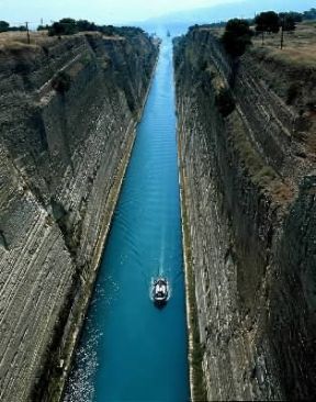 Canale di Corinto. De Agostini Picture Library / G. Barone