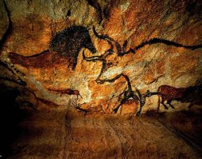 Preistoria. Ricostruzione di un particolare delle pitture rupestri di Lascaux, massima espressione dell'arte paleolitica (St. Germain-en-Laye, MusÃ©e des Antiquites Nationales).De Agostini Picture Library/G. Dagli Orti