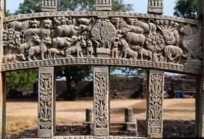 Andhra. Rilievi dello stupa 1 a Sanchi del sec. I a.C.De Agostini Picture Library/G. Nimatallah