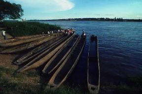 CÃ²ngo. Il fiume Congo a Kisangani, importante porto fluviale del Paese.De Agostini Picture Library/S. Vannini