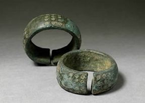 Ferro. Armille di produzione gallica (Vercelli, Museo Leone).De Agostini Picture Library/A. De Gregorio