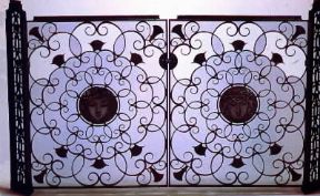 Ferro. Cancello realizzato nel 1929 da E. Brandt (Richmond, Virginia Museum).Richmond, Virginia Museum