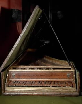 Clavicembalo. Uno degli strumenti piÃ¹ utilizzati dal 1600 al 1760-80 (Londra, Victoria and Albert Museum).De Agostini Picture Library/L. Douglas-Menzies