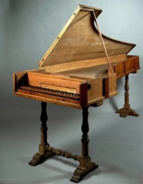 Pianoforte. Ricostruzione del primo pianoforte realizzato da B. Cristofori (Roma, Museo Nazionale degli Strumenti Musicali).De Agostini Picture Library/L. De Masi