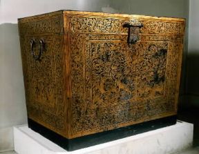 Baule a coperchio piatto in legno laccato, realizzato in Thailandia, nel periodo d'Ayutthaya (sec. XVIII; Parigi, MusÃ©e Guimet).De Agostini Picture Library/ G. Dagli Orti
