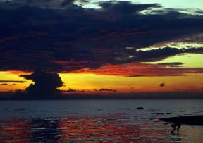 Malawi. L'alba sul lago Malawi, presso Karonga.De Agostini Picture Library/S. Vannini