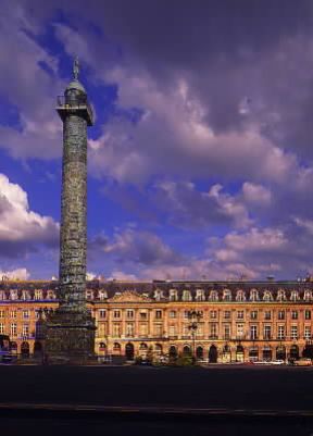 Piazza. Veduta parziale di place VendÃ´me a Parigi.De Agostini Picture Library/Tripelon-Jarry