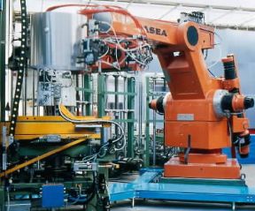 Automazione. Isola robotizzata per il montaggio dei frigoriferi presso lo stabilimento Merloni.Merloni Elettrodomestici