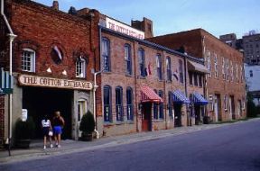 Carolina del Nord. La vecchia borsa del cotone a Wilmington, oggi trasformata in museo.De Agostini Picture Library/G. Roli