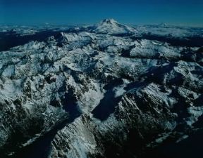 Cordigliera delle Ande. Veduta aerea delle Ande con i Monti Catedral, Tronador e Puntiagudo.De Agostini Picture Library/Pubbli AerFoto