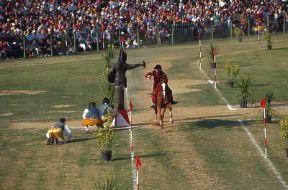 Quintana. Un momento della giostra che si tiene ogni anno a Foligno secondo la tradizione medievale.De Agostini Picture Library/G. Carfagna