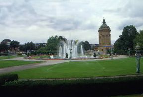 Mannheim. Veduta del Wasserturm.De Agostini Picture Library/G. P. Cavallero