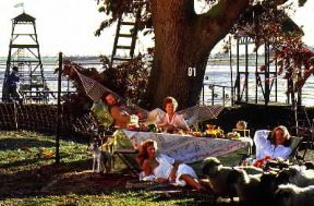 Peter Greenaway. Una scena del film Giochi nell'acqua (1988).De Agostini Picture Library