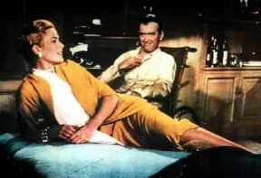 Alfred Hitchcock. Grace Kelly e Cary Grant in La finestra sul cortile (1954).De Agostini Picture Library