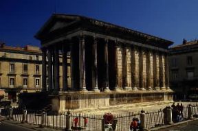 Gallia. La Maison CarÃ©e di NÃ®mes, in Linguadoca.De Agostini Picture Library/C. Novara