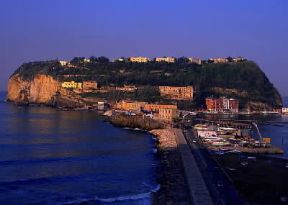 Isola di Nisida. De Agostini Picture Library / G. Carfagna