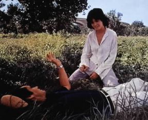 Michelangelo Antonioni. Una scena tratta dal film Professione reporter (1975), interpretato da Maria Schneider e Jack Nicholson; regia di M. Antonioni.De Agostini Picture Library