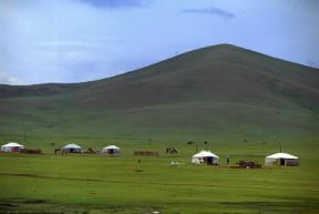 Gobi. Yurte nella steppa.De Agostini Picture Library / W. Buss