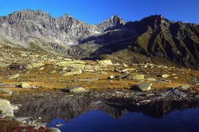 Piemonte. Paesaggio del vallone del Roc nel Parco Nazionale del Gran Paradiso.De Agostini Picture Library/G. Pidello