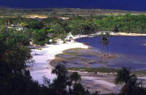 Venezuela. Un tratto di spiaggia nel Parco di Canaima, nello Stato di Bolivar.De Agostini Picture Library/G. SioÃ«n