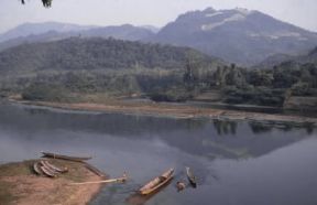 Asia. Veduta del fiume Nam Khan a Luang Prabang (Laos).De Agostini Picture Library/C. Sappa