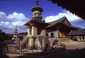 Corea. Resti del tempio in pietra a Pulguk-sa.De Agostini Picture Library / G. Wright