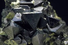 Magnetite. De Agostini Picture Library/R. Appiani