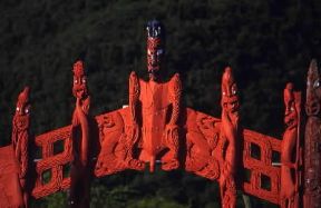 Nuova Zelanda . Architettura in legno di arte maori.De Agostini Picture Library/G. SioÃ«n