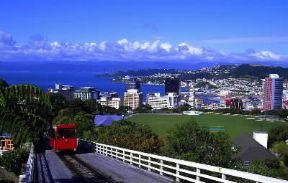 Wellington. Una funicolare che collega la cittÃ  con i promontori circostanti.De Agostini Picture Library/G. SioÃ«n