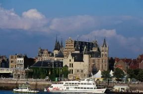 Anversa. Veduta della Schelda.De Agostini Picture Library/W. Buss