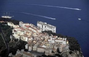 Monaco. Veduta del promontorio su cui sorge, attorno al Palazzo dei Principi, il centro storico.De Agostini Picture Library / C. Sappa