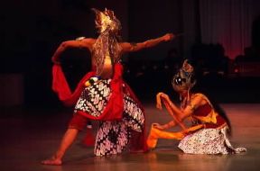 Ramayana. Scena del rapimento di Sita da parte di Ravana.De Agostini Picture Library/L. Romano