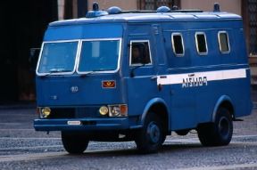 Autoblindo della polizia.R. Ghislandi