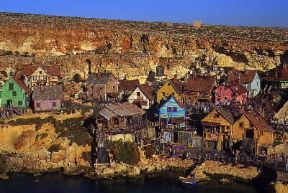 Malta. Un villaggio nell'isola di Malta dove si concentra la maggior parte della popolazione dell'arcipelago maltese.De Agostini Picture Library/G. SioÃ«n