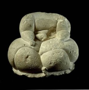 Tarxien. Scultura raffigurante la Dea Madre proveniente dal tempio di Hagar-Quim (Valletta, Museo Archeologico Nazionale).De Agostini Picture Library/A. Dagli Orti
