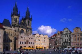 Praga. La chiesa di S. Maria di TÃ½n, a sinistra nella foto, nella CittÃ  Vecchia.De Agostini Picture Library/W. Buss