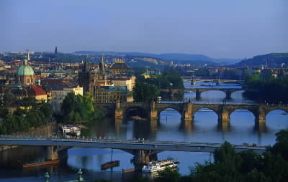 Praga. Veduta della cittÃ  attraversata dalla Moldava.De Agostini Picture Library/W. Buss