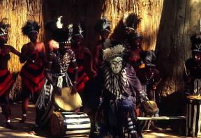 Zimbabwe. Un momento di una danza tradizionale a Harare.De Agostini Picture Library/G. SioÃ«n