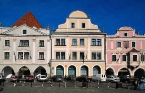 Boemia. La piazza del municipio nella cittadina boema di Cesky Krumlov.De Agostini Picture Library/W. Buss