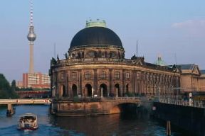 Berlino. Veduta del Museo Bode a Berlino.De Agostini Picture Library/W. Buss