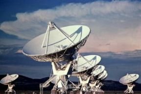 Antenna. Esempi di antenne paraboliche.Farabolafoto