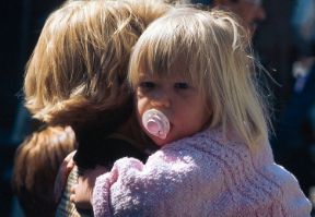 Le evoluzioni durante l'infanzia. Puericoltura. L'infanzia, età della vita che va dalla nascita alla pubertà, è naturalmente caratterizzata da continua evoluzione sia corporea, sia cognitiva, sia psichica.