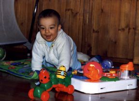 L'apprendimento dall'attività ludica. Puericoltura. L'attività ludica è fondamentale per i bambini che, attraverso il gioco, sviluppano non soltanto le loro capacità fisiche, ma anche l’immaginazione, l’intelligenza, l’affettività, la socialità.