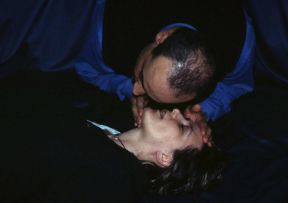 Valutazione dell'attività respiratoria. Valutazione dell'attività respiratoria. Se l'infortunato perde conoscenza occorre controllare se la respirazione spontanea è conservata. 