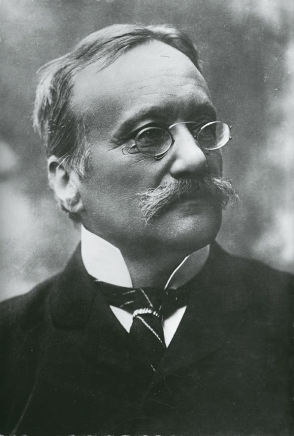 Arrigo Boito, compositore, librettista e scrittore Il musicista e scrittore veneziano Arrigo Boito (1842-1918) conobbe a Parigi musicisti famosi, tra i quali Verdi, e dal 1862 frequentò a Milano gli ambienti intellettuali più avanzati. Con il 