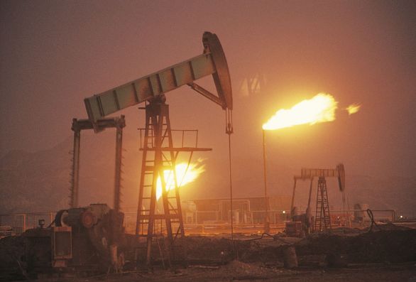Pozzi di petrolio, Sinai El Bilaiyim, Egitto. Pozzi di petrolio sul Mar Rosso, Sinai El Bilaiyim, Egitto.
© De Agostini Picture Library.