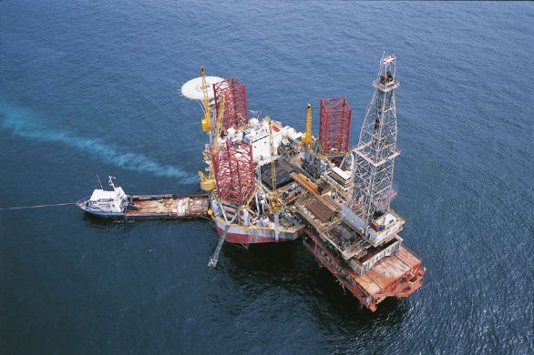 Piattaforma petrolifera Agip Piattaforma petrolifera Agip, Agbara, Nigeria.
© De Agostini Picture Library.