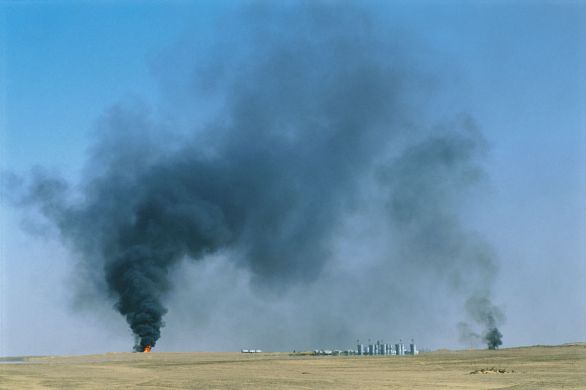 Giacimento petrolifero, Deserto Libico Giacimento petrolifero nel Deserto Libico.
© De Agostini Picture Library.